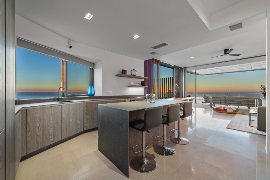 To Let 1 Bedroom Property for Rent in Bantry Bay Western Cape
